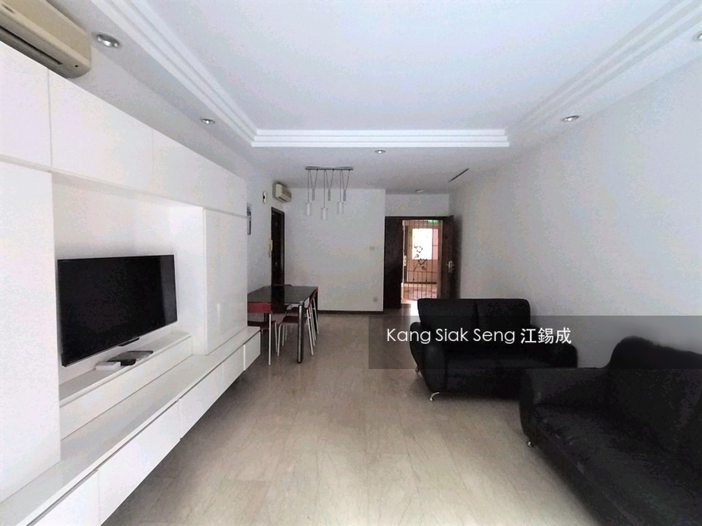 Yishun Emerald thumbnail photo